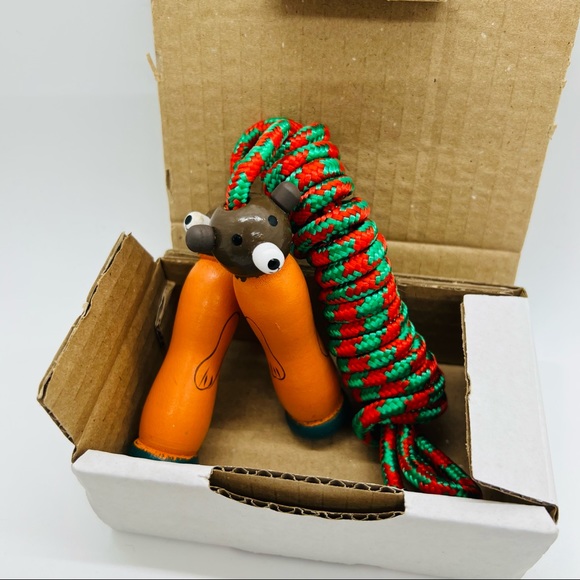 NWT Corde a Sauter Jump Rope Bear Handles. Red Green Rope. - Picture 4 of 5